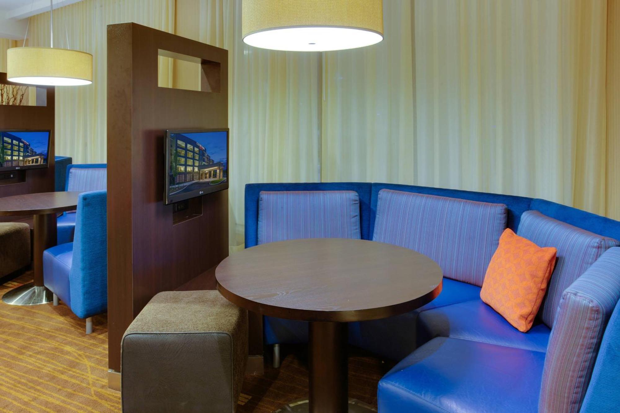 Courtyard By Marriott Pittsburgh North/Cranberry Woods Hotel Cranberry Township Exterior foto